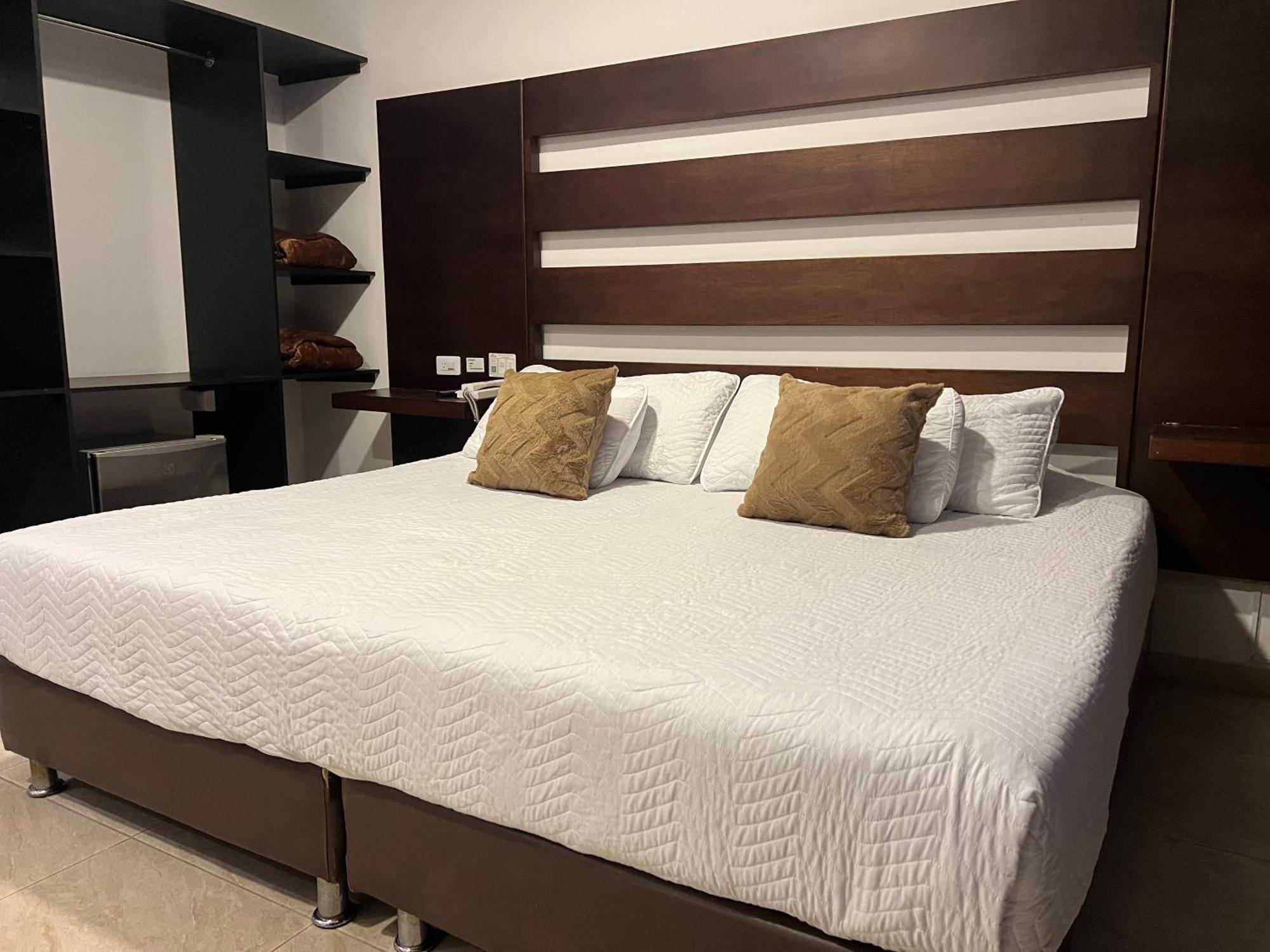 Hotel Marialu Оканья Экстерьер фото