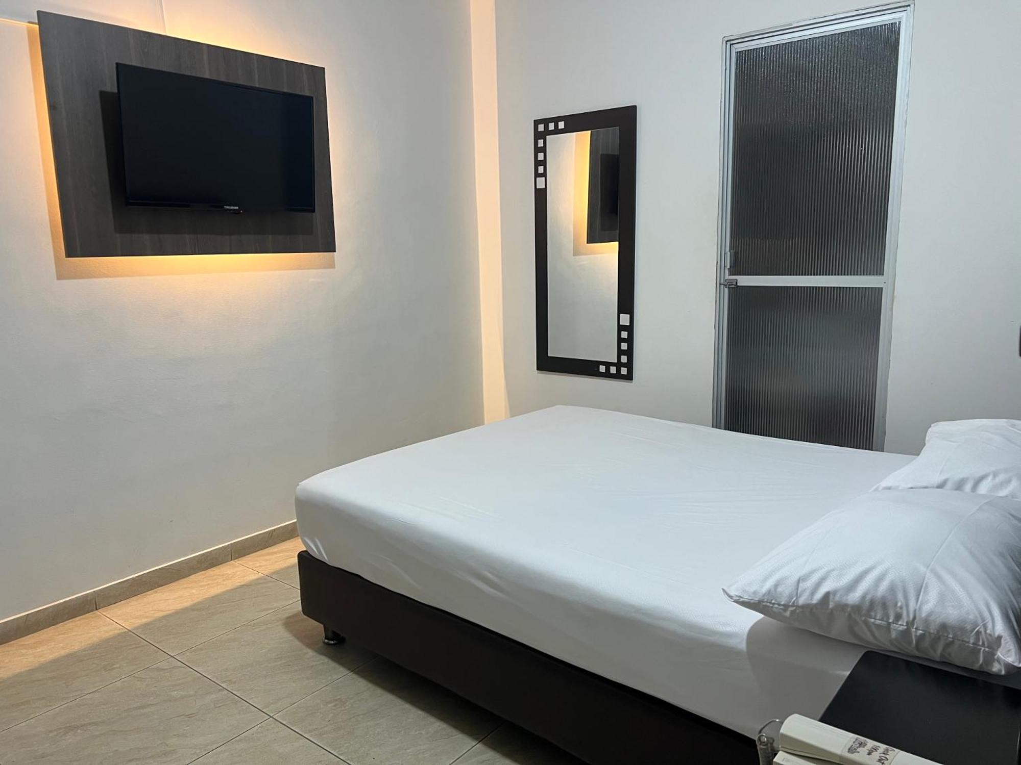 Hotel Marialu Оканья Экстерьер фото