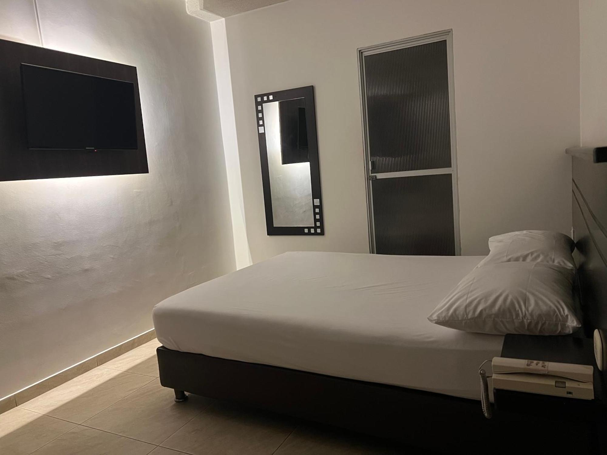 Hotel Marialu Оканья Экстерьер фото